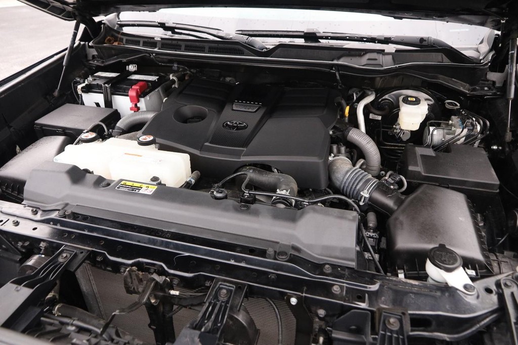 Toyota Tundra 4WD Vehicle Full-screen Gallery Image 25
