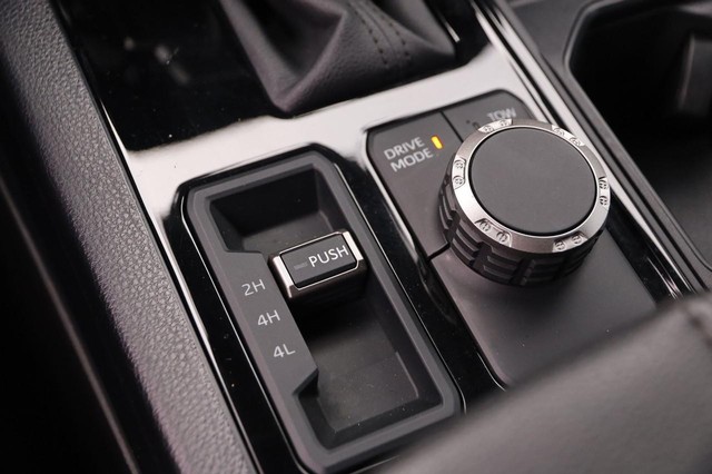 Toyota Tundra 4WD Vehicle Image 17