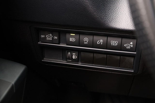 Toyota Tundra 4WD Vehicle Image 18