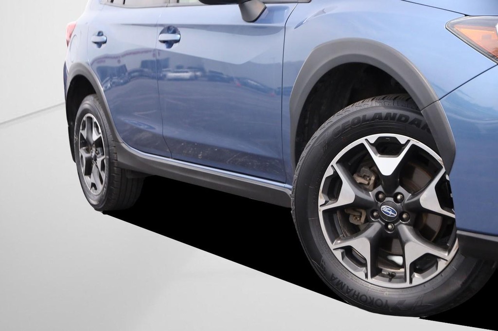 Subaru Crosstrek Vehicle Full-screen Gallery Image 3