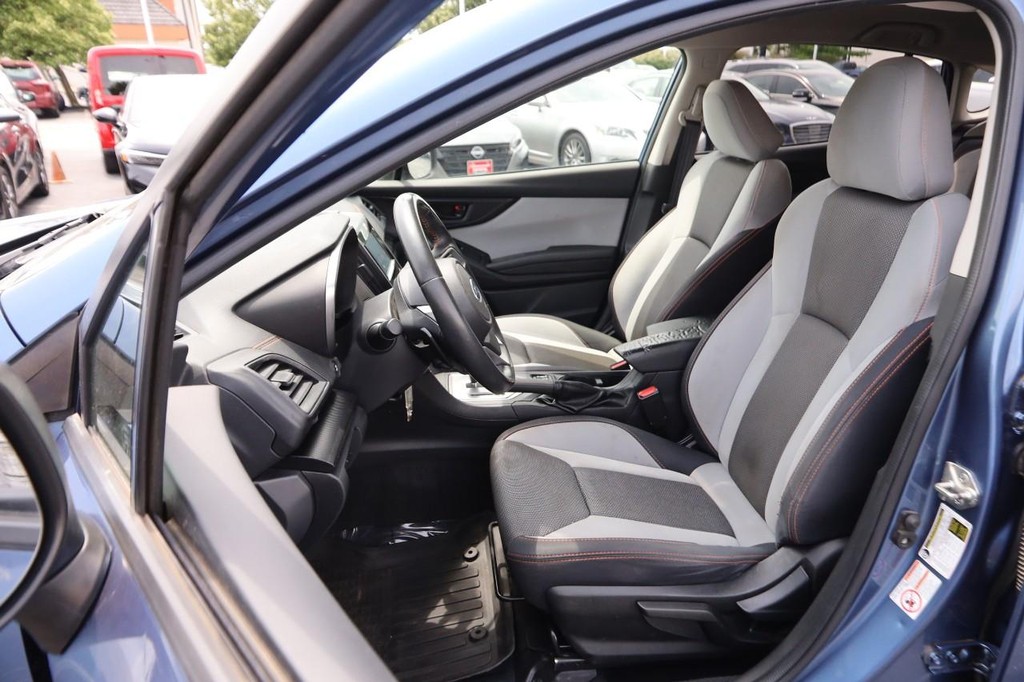 Subaru Crosstrek Vehicle Full-screen Gallery Image 8