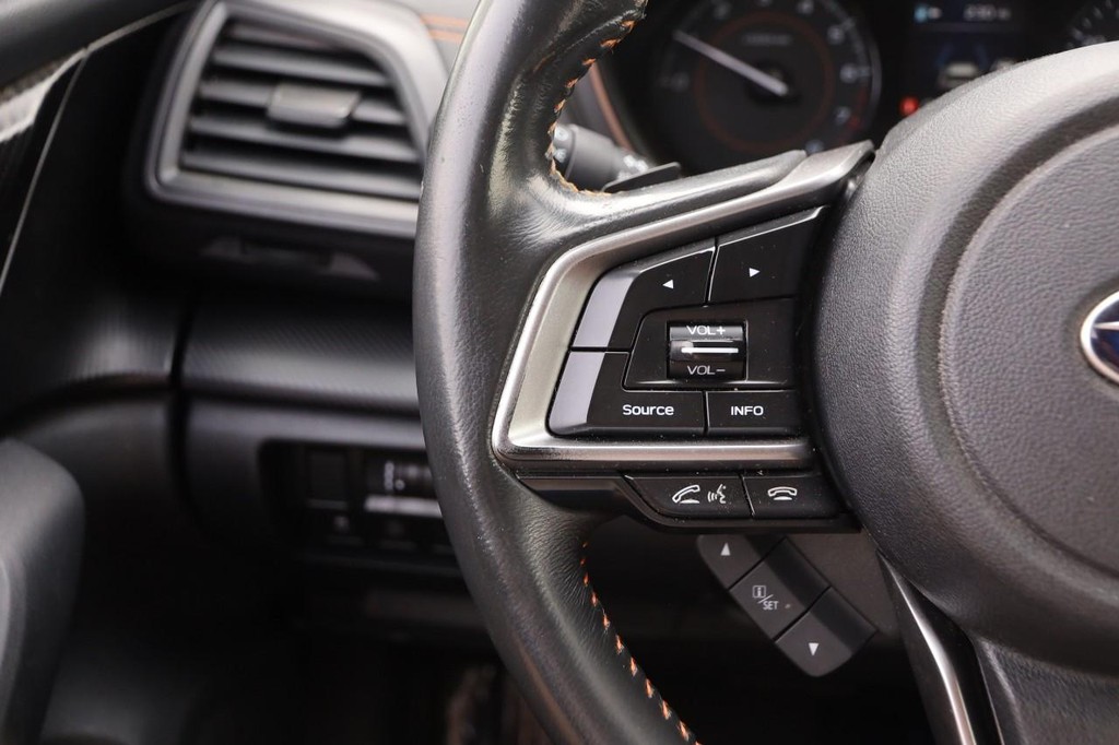 Subaru Crosstrek Vehicle Full-screen Gallery Image 11