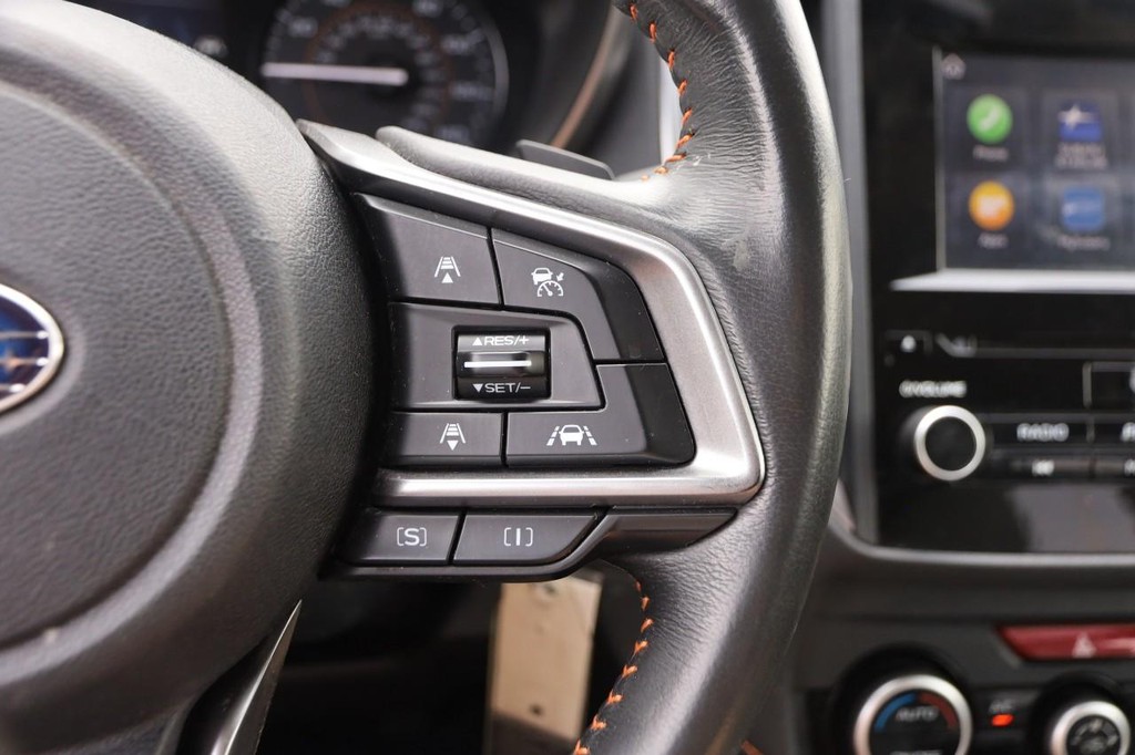 Subaru Crosstrek Vehicle Full-screen Gallery Image 12