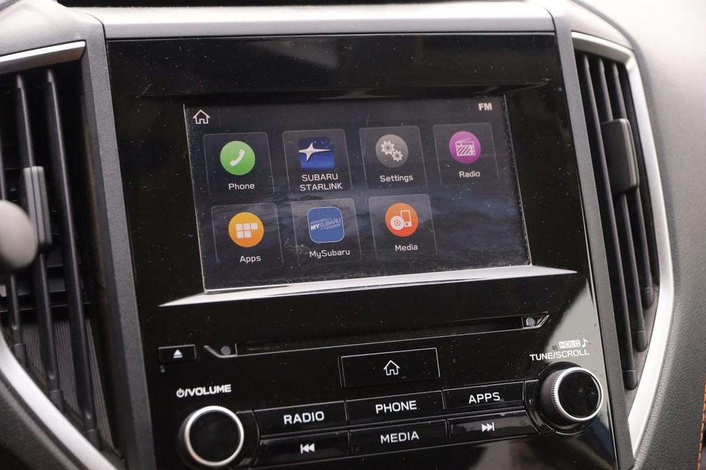 Subaru Crosstrek Vehicle Full-screen Gallery Image 15