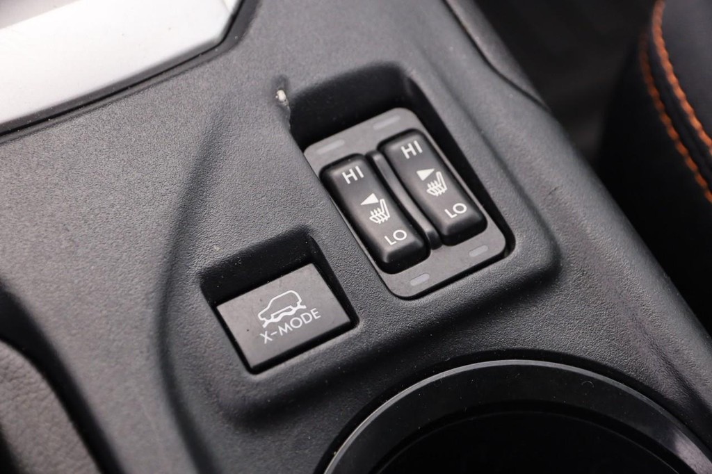 Subaru Crosstrek Vehicle Full-screen Gallery Image 19