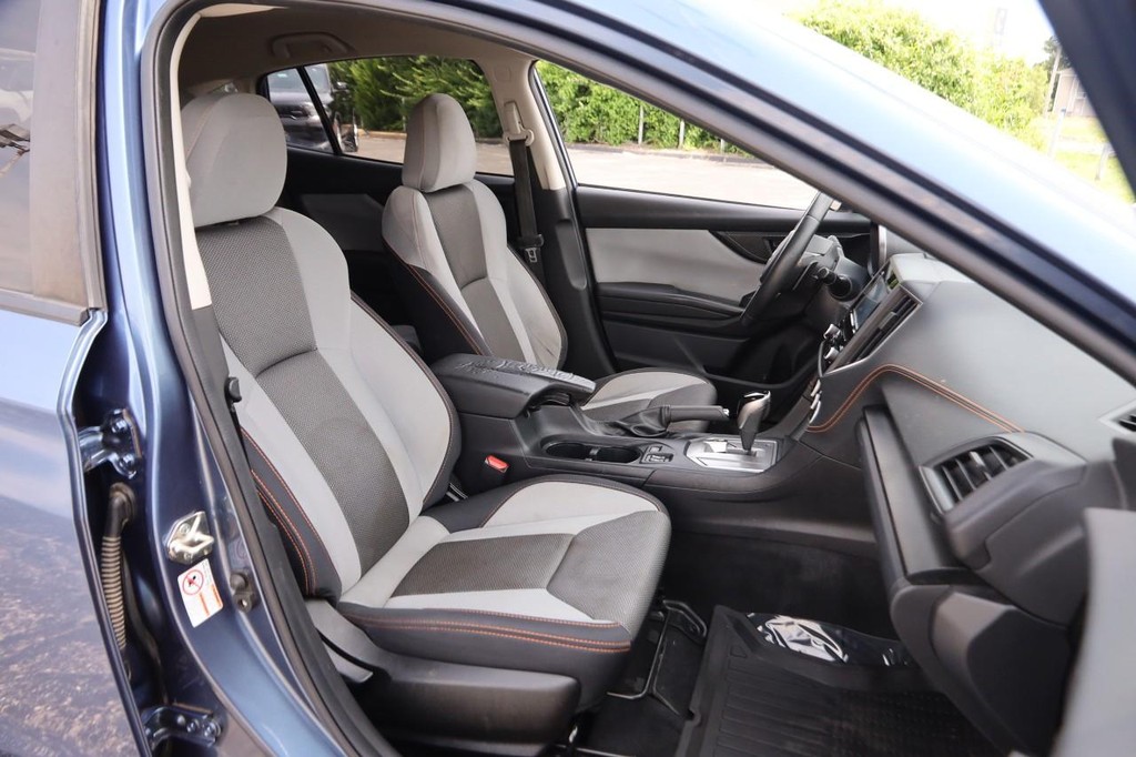 Subaru Crosstrek Vehicle Full-screen Gallery Image 26