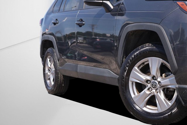Toyota RAV4 Vehicle Image 03