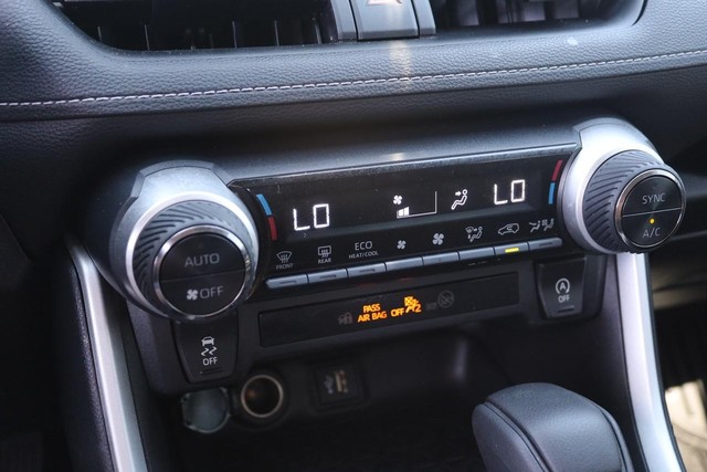Toyota RAV4 Vehicle Image 17