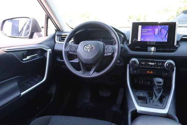 Toyota RAV4 Vehicle Image 21