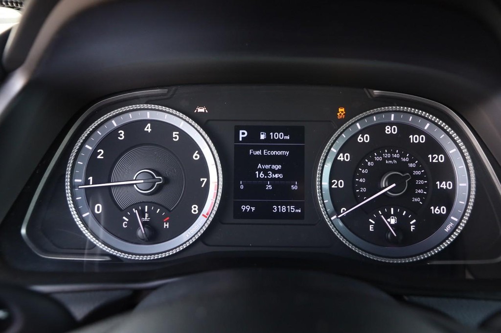 Hyundai Sonata Vehicle Full-screen Gallery Image 13