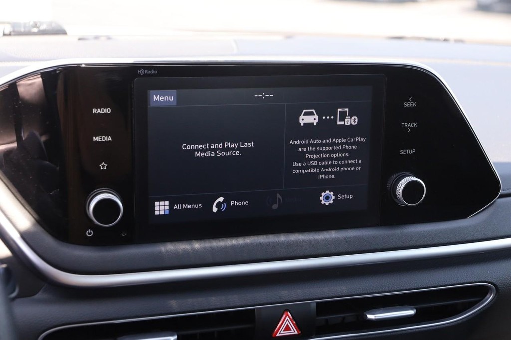Hyundai Sonata Vehicle Full-screen Gallery Image 15