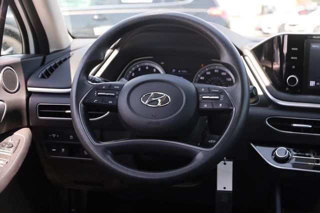 Hyundai Sonata Vehicle Image 23