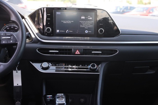 Hyundai Sonata Vehicle Image 24