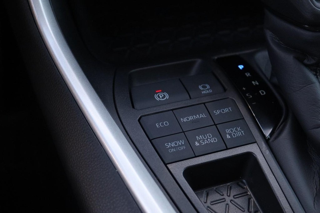 Toyota RAV4 Vehicle Full-screen Gallery Image 20