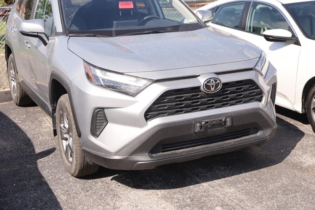 Toyota RAV4 Vehicle Image 02
