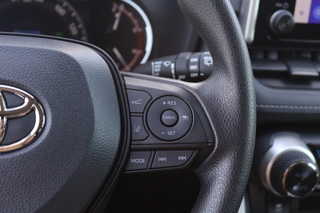 Toyota RAV4 Vehicle Image 13
