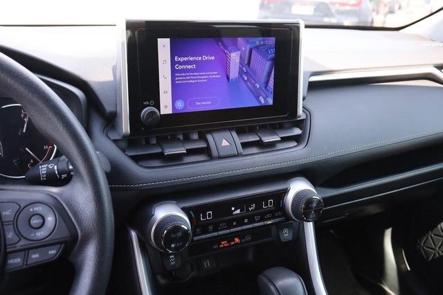 Toyota RAV4 Vehicle Image 16