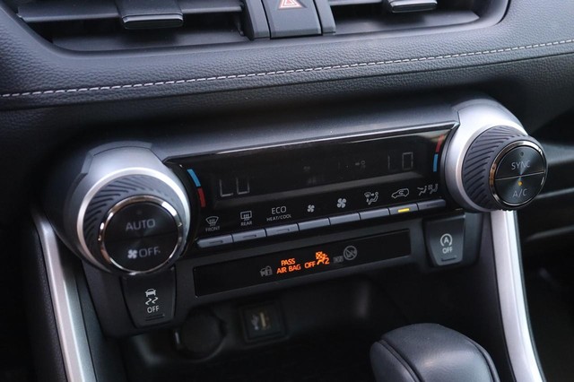 Toyota RAV4 Vehicle Image 19