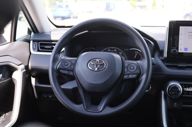 Toyota RAV4 Vehicle Image 24