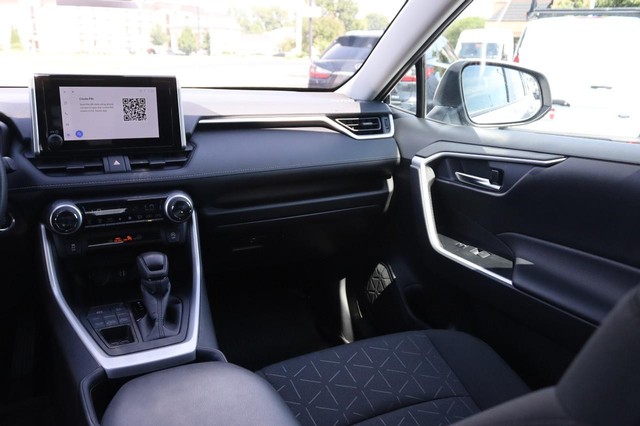 Toyota RAV4 Vehicle Image 26