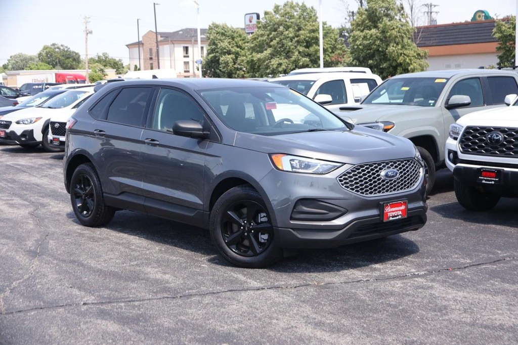 Ford Edge Vehicle Full-screen Gallery Image 02