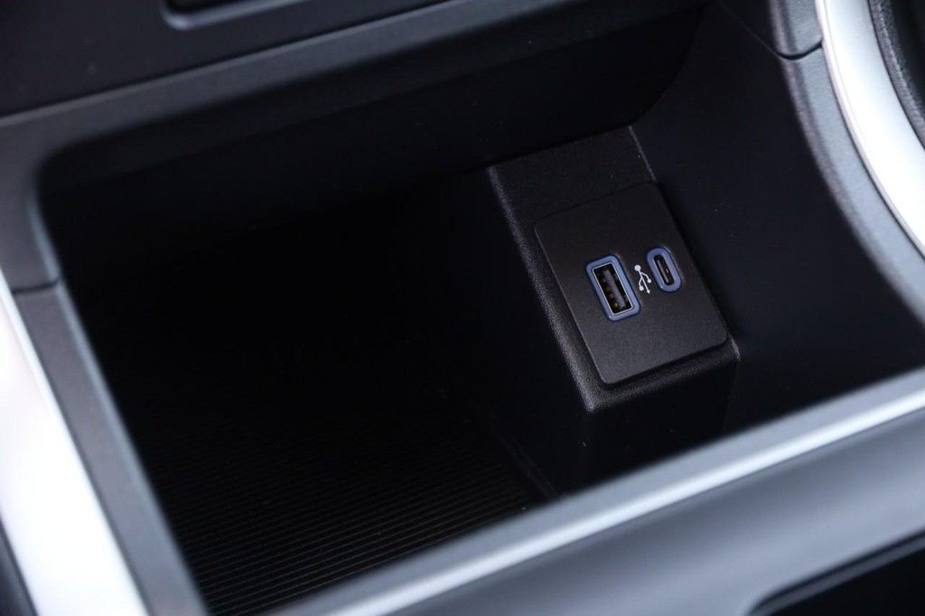 Ford Edge Vehicle Full-screen Gallery Image 18