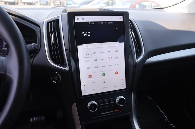 Ford Edge Vehicle Image 14