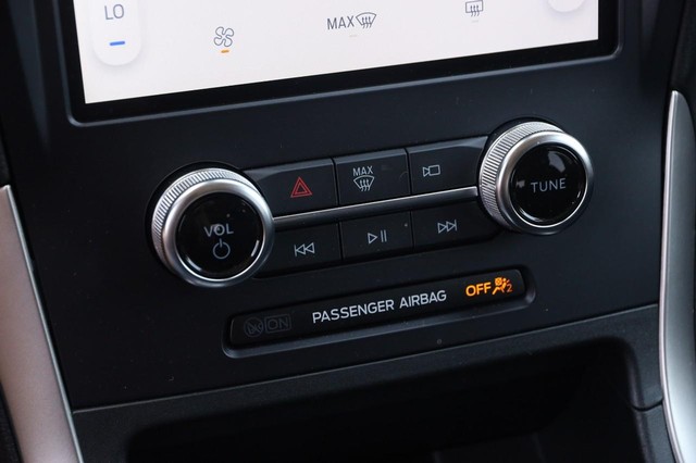 Ford Edge Vehicle Image 17