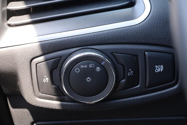 Ford Edge Vehicle Image 19