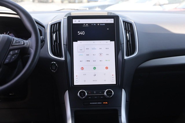 Ford Edge Vehicle Image 23