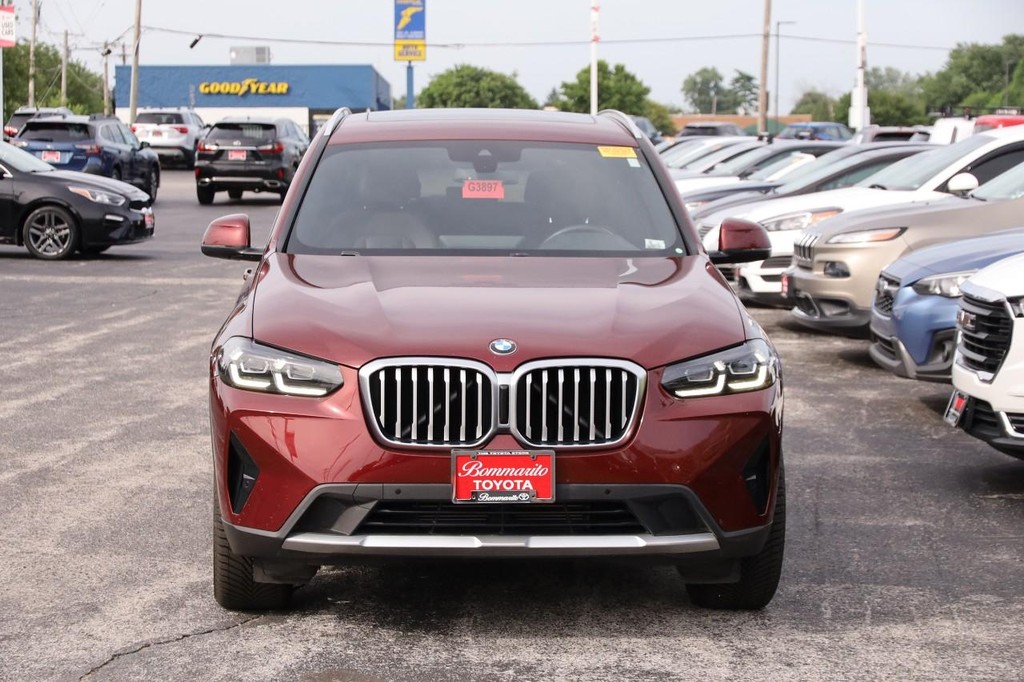 BMW X3 Vehicle Full-screen Gallery Image 04