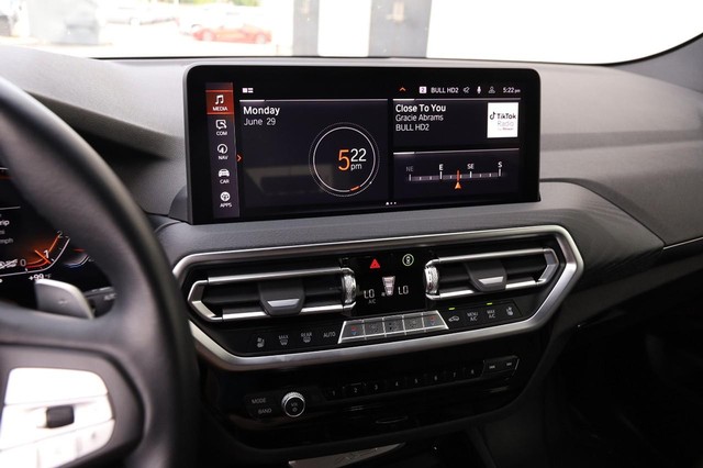 BMW X3 Vehicle Image 16