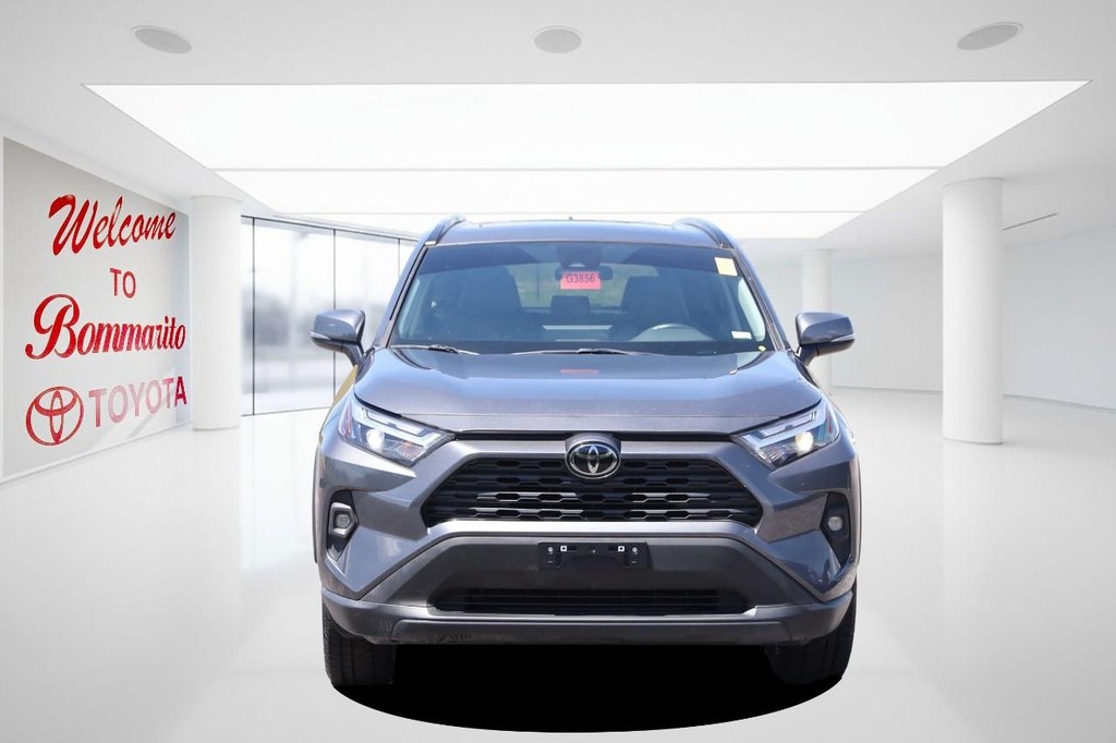 Toyota RAV4 Vehicle Full-screen Gallery Image 4