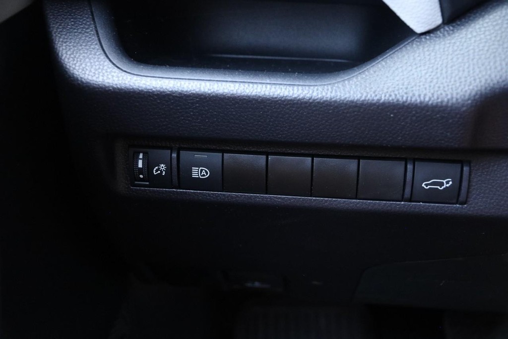 Toyota RAV4 Vehicle Full-screen Gallery Image 21