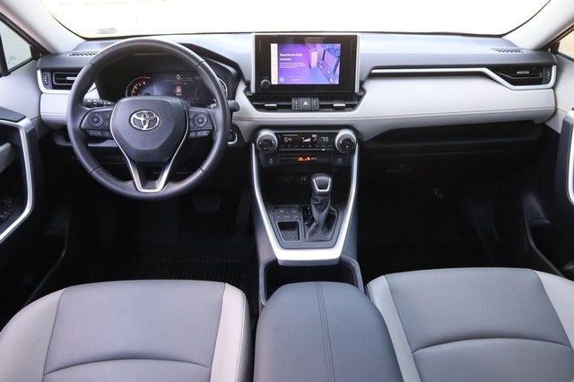 Toyota RAV4 Vehicle Image 22
