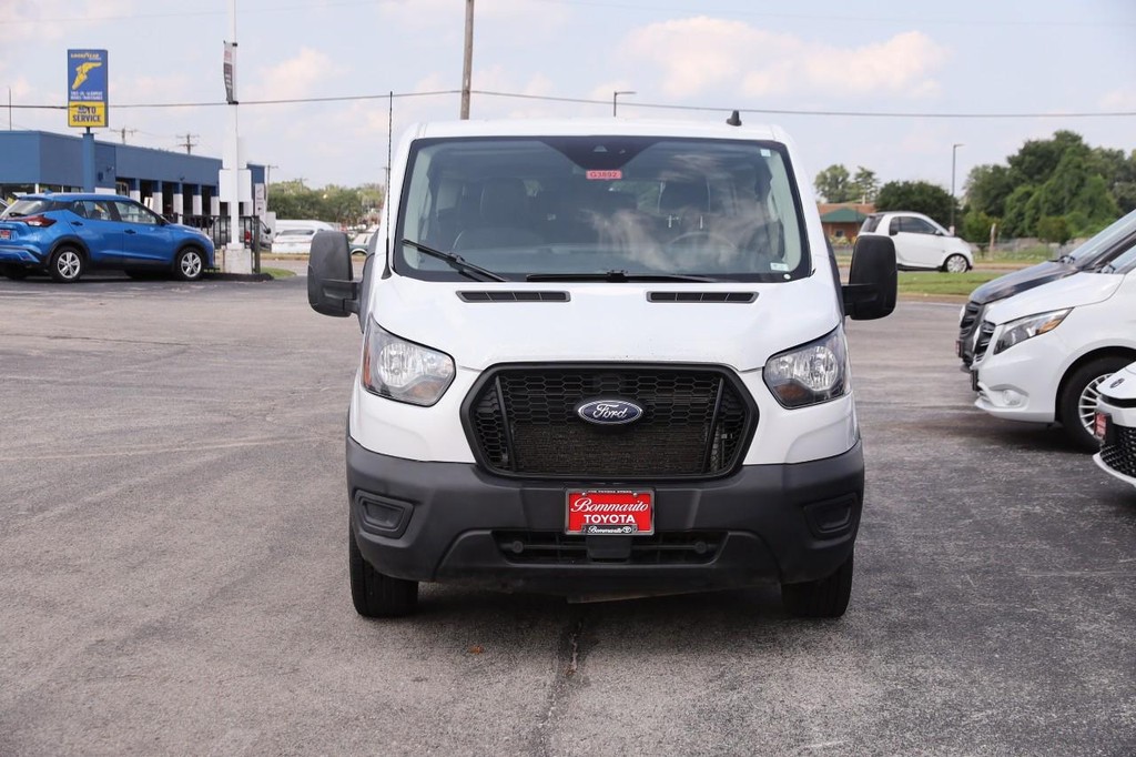 Ford Transit Passenger Wagon Vehicle Full-screen Gallery Image 4