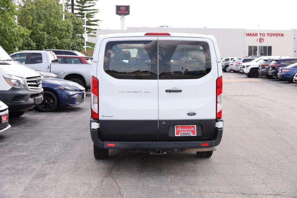 Ford Transit Passenger Wagon Vehicle Full-screen Gallery Image 6