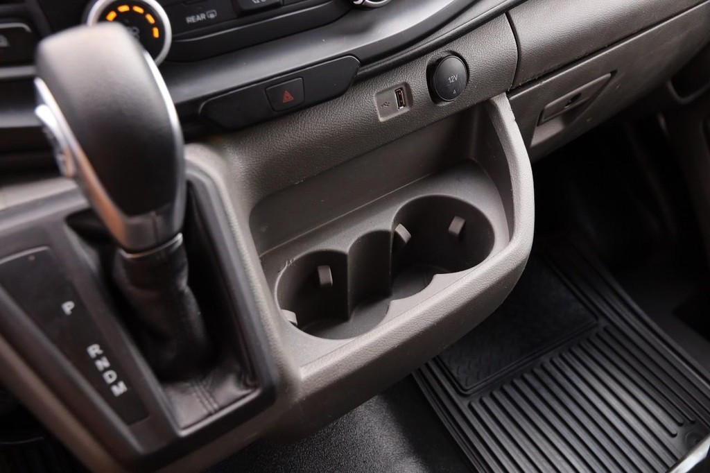 Ford Transit Passenger Wagon Vehicle Full-screen Gallery Image 18