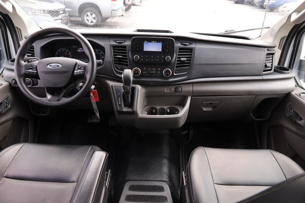 Ford Transit Passenger Wagon Vehicle Full-screen Gallery Image 19