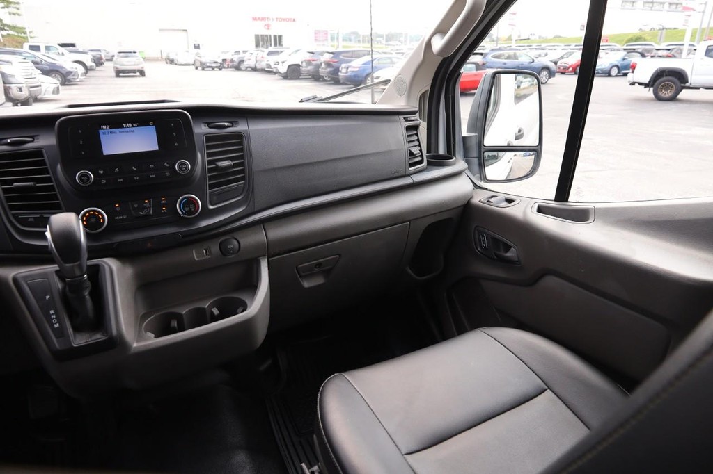 Ford Transit Passenger Wagon Vehicle Full-screen Gallery Image 23