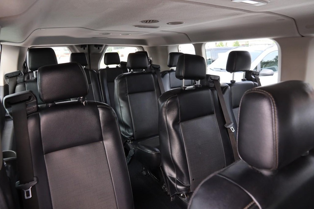 Ford Transit Passenger Wagon Vehicle Full-screen Gallery Image 25