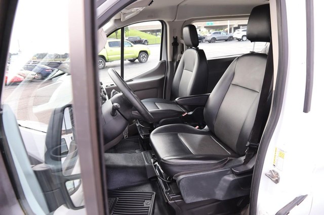 Ford Transit Passenger Wagon Vehicle Image 08