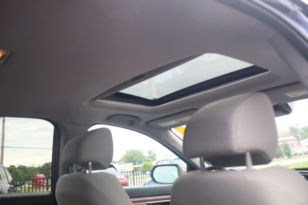 Honda CR-V Vehicle Full-screen Gallery Image 21