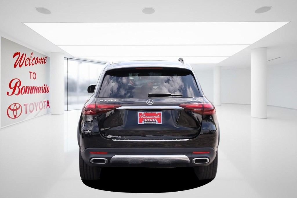 Mercedes-Benz GLE Vehicle Full-screen Gallery Image 6