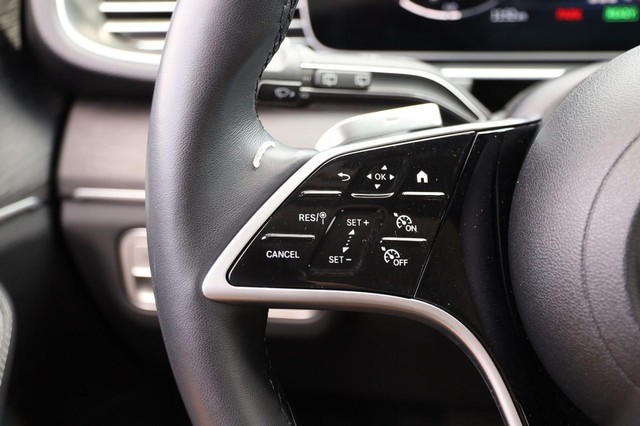 Mercedes-Benz GLE Vehicle Image 13