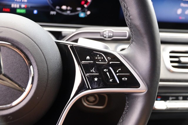 Mercedes-Benz GLE Vehicle Image 14