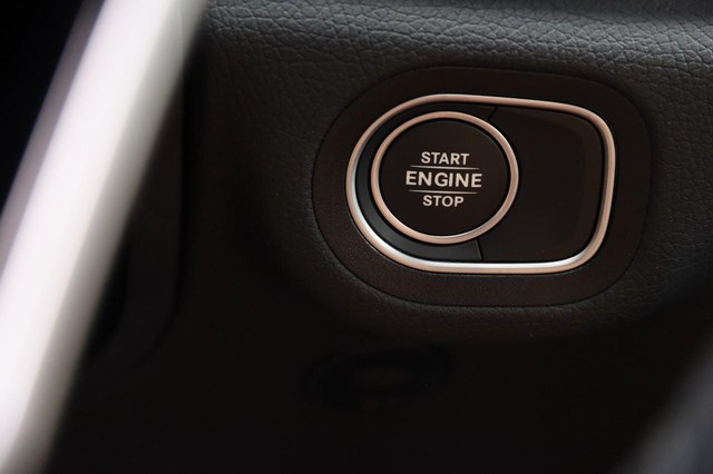 Mercedes-Benz GLE Vehicle Image 16