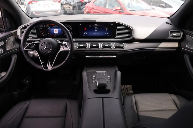 Mercedes-Benz GLE Vehicle Image 25