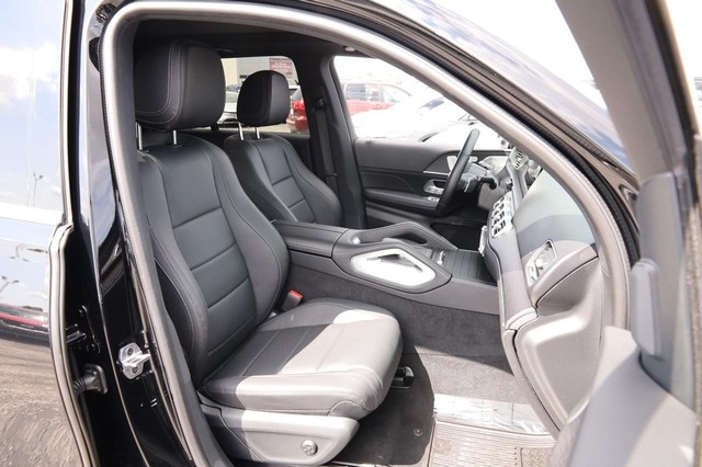 Mercedes-Benz GLE Vehicle Image 30