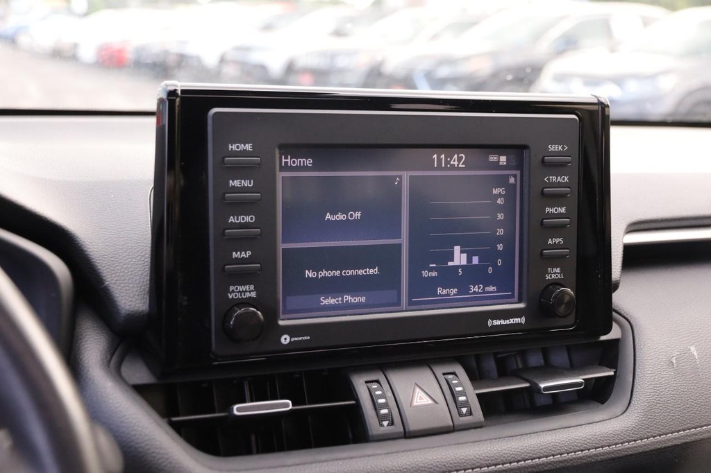 Toyota RAV4 Vehicle Full-screen Gallery Image 17